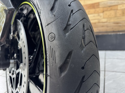 1050 RS Naked Petrol Manual Euro 4 (150 ps)