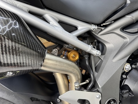 1050 RS Naked Petrol Manual Euro 4 (150 ps)