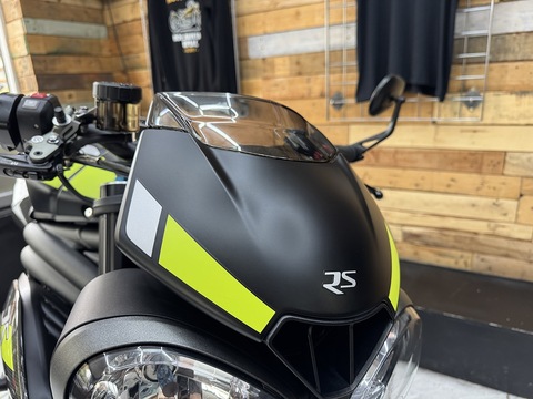 1050 RS Naked Petrol Manual Euro 4 (150 ps)