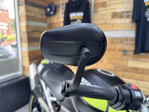 1050 RS Naked Petrol Manual Euro 4 (150 ps)