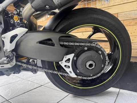 1050 RS Naked Petrol Manual Euro 4 (150 ps)