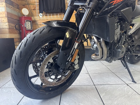 790 Naked Petrol Manual Euro 4 (105 ps)