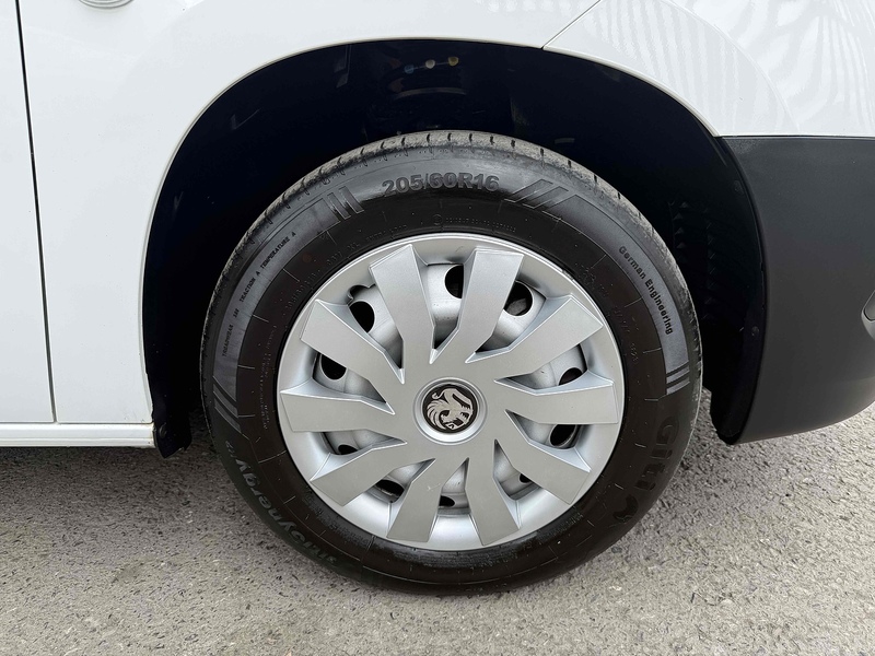 Vauxhall 1.5 Turbo D 2300 Dynamic Panel Van 4dr Diesel Manual L1 H1 Euro 6 (100 ps)