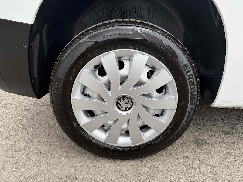 Vauxhall 1.5 Turbo D 2300 Dynamic Panel Van 4dr Diesel Manual L1 H1 Euro 6 (100 ps)