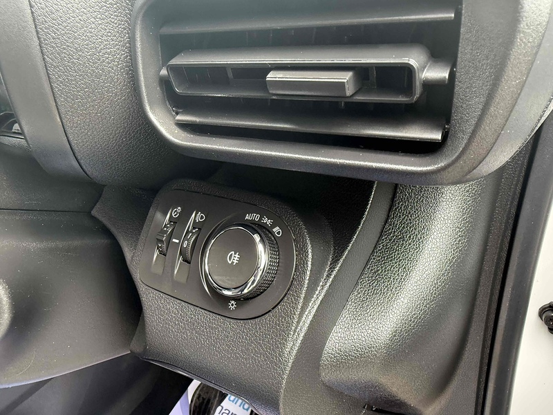 Vauxhall 1.5 Turbo D 2300 Dynamic Panel Van 4dr Diesel Manual L1 H1 Euro 6 (100 ps)