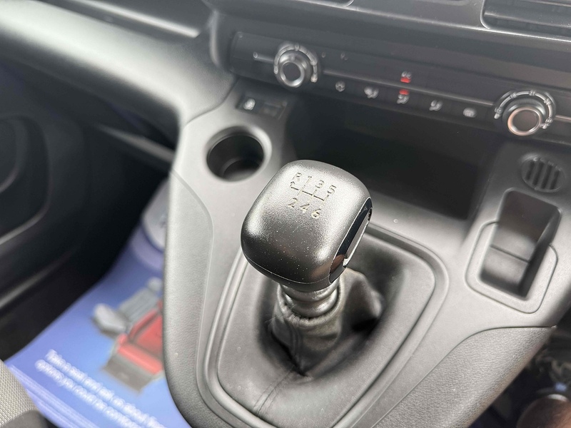 Vauxhall 1.5 Turbo D 2300 Dynamic Panel Van 4dr Diesel Manual L1 H1 Euro 6 (100 ps)