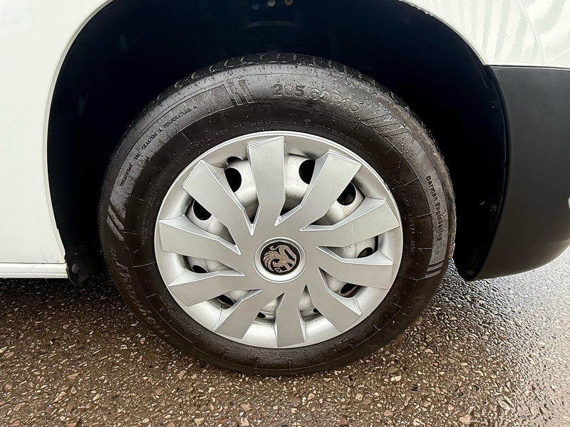 Vauxhall 1.5 Turbo D 2300 Dynamic Panel Van 4dr Diesel Manual L1 H1 Euro 6 (100 ps)