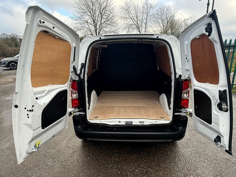 Vauxhall 1.5 Turbo D 2300 Dynamic Panel Van 4dr Diesel Manual L1 H1 Euro 6 (100 ps)