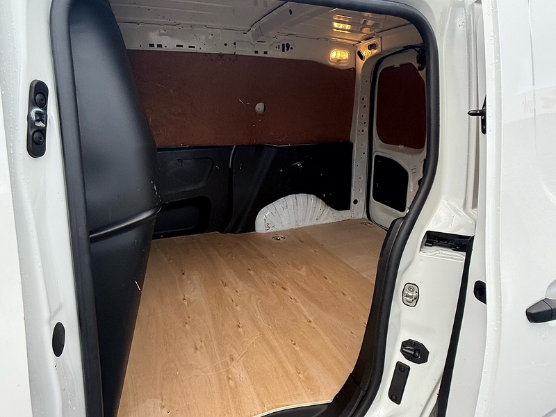 Vauxhall 1.5 Turbo D 2300 Dynamic Panel Van 4dr Diesel Manual L1 H1 Euro 6 (100 ps)