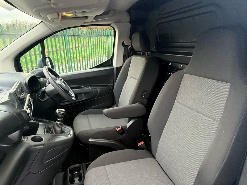 Vauxhall 1.5 Turbo D 2300 Dynamic Panel Van 4dr Diesel Manual L1 H1 Euro 6 (100 ps)