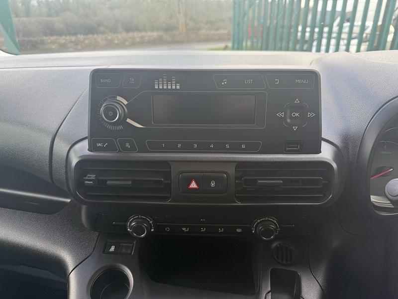 Vauxhall 1.5 Turbo D 2300 Dynamic Panel Van 4dr Diesel Manual L1 H1 Euro 6 (100 ps)