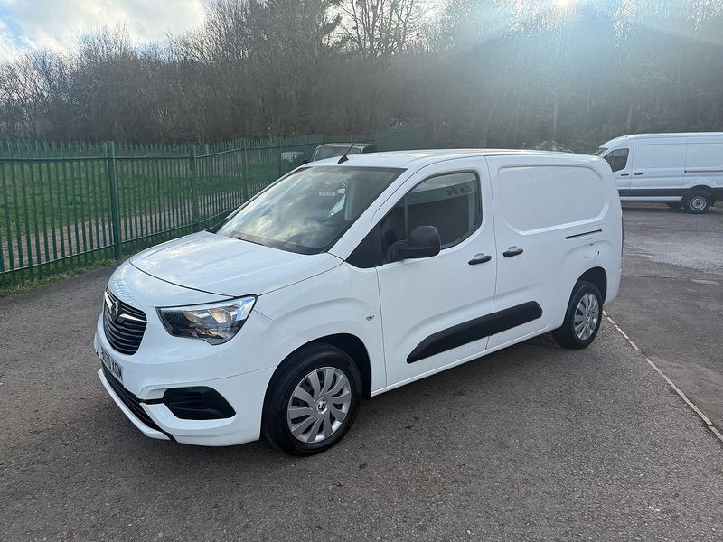 Vauxhall 1.5 Turbo D 2300 Sportive Panel Van 4dr Diesel Manual L2 H1 Euro 6 (s/s) (100 ps)