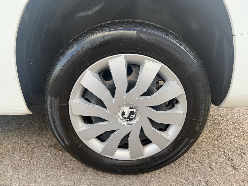 Vauxhall 1.5 Turbo D 2300 Sportive Panel Van 4dr Diesel Manual L2 H1 Euro 6 (s/s) (100 ps)
