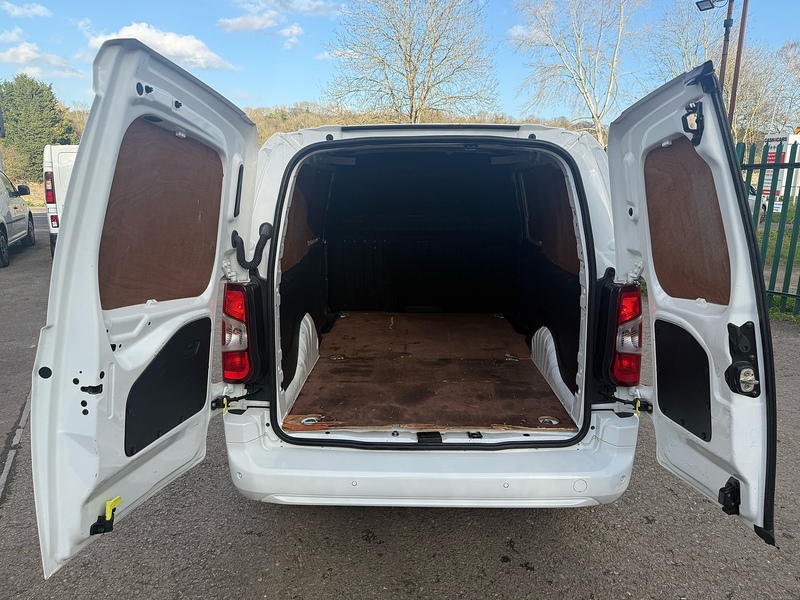 Vauxhall 1.5 Turbo D 2300 Sportive Panel Van 4dr Diesel Manual L2 H1 Euro 6 (s/s) (100 ps)