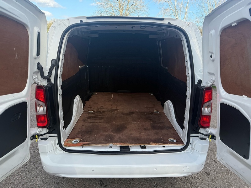 Vauxhall 1.5 Turbo D 2300 Sportive Panel Van 4dr Diesel Manual L2 H1 Euro 6 (s/s) (100 ps)