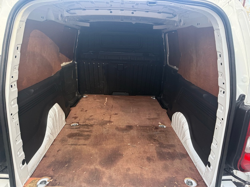 Vauxhall 1.5 Turbo D 2300 Sportive Panel Van 4dr Diesel Manual L2 H1 Euro 6 (s/s) (100 ps)