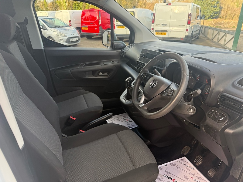 Vauxhall 1.5 Turbo D 2300 Sportive Panel Van 4dr Diesel Manual L2 H1 Euro 6 (s/s) (100 ps)