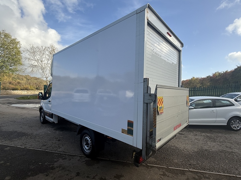 Ford No Standard Specification or Optional Extras.