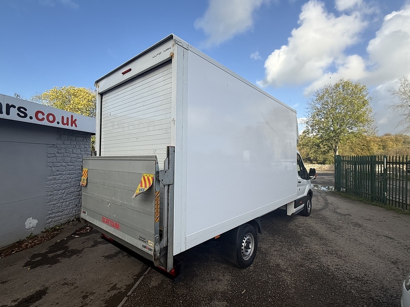 Ford No Standard Specification or Optional Extras.