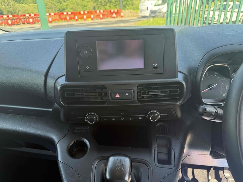 Toyota 1.5 BlueHDi Active Short Panel Van 5dr Diesel Manual SWB Euro 6 (s/s) (100 bhp)