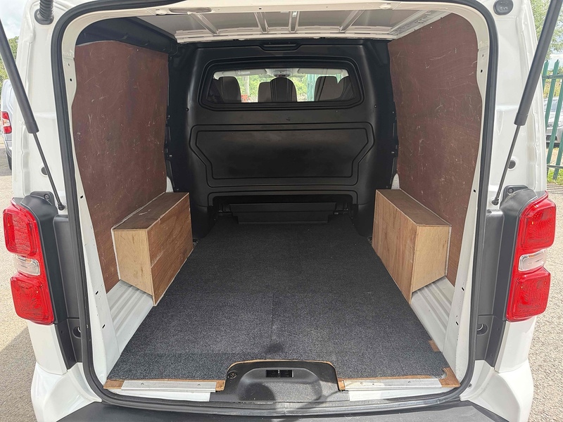 Vauxhall 2.0 Turbo D 3100 Elite Crew Van Double Cab 5dr Diesel Manual L2 H1 Euro 6 (s/s) (145 ps)