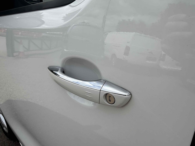 Vauxhall 2.0 Turbo D 3100 Elite Crew Van Double Cab 5dr Diesel Manual L2 H1 Euro 6 (s/s) (145 ps)