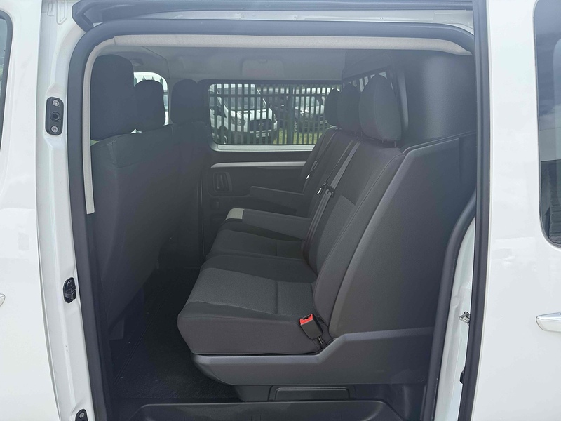 Vauxhall 2.0 Turbo D 3100 Elite Crew Van Double Cab 5dr Diesel Manual L2 H1 Euro 6 (s/s) (145 ps)