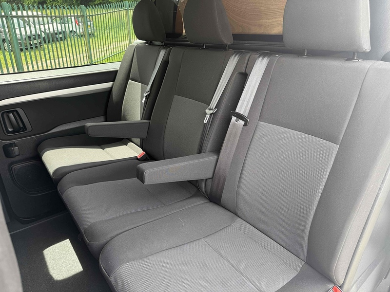 Vauxhall 2.0 Turbo D 3100 Elite Crew Van Double Cab 5dr Diesel Manual L2 H1 Euro 6 (s/s) (145 ps)