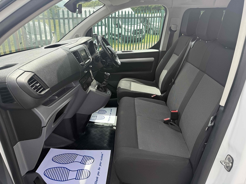 Vauxhall 2.0 Turbo D 3100 Elite Crew Van Double Cab 5dr Diesel Manual L2 H1 Euro 6 (s/s) (145 ps)