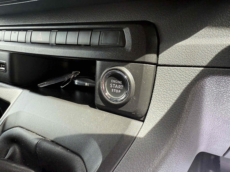 Vauxhall 2.0 Turbo D 3100 Elite Crew Van Double Cab 5dr Diesel Manual L2 H1 Euro 6 (s/s) (145 ps)