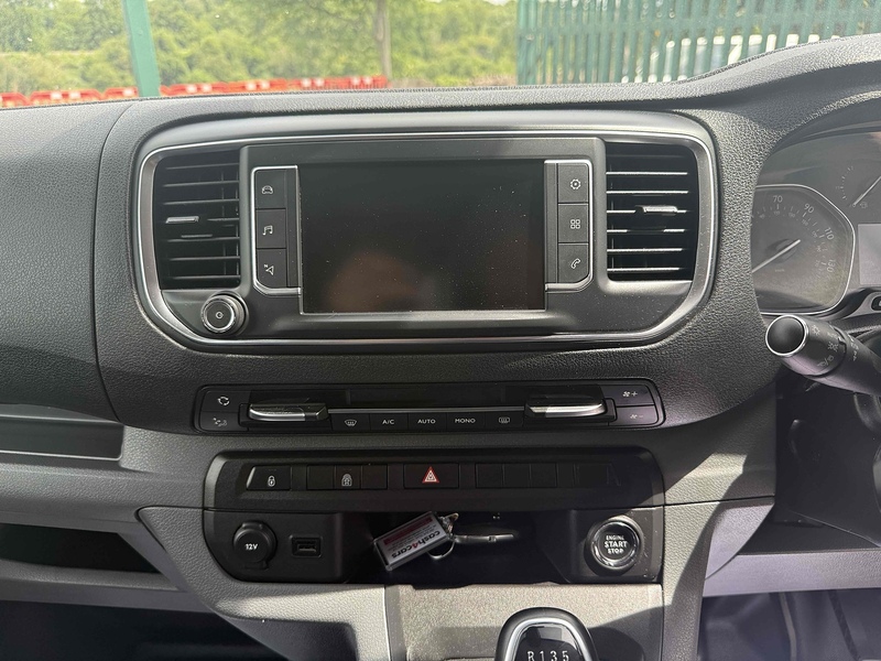 Vauxhall 2.0 Turbo D 3100 Elite Crew Van Double Cab 5dr Diesel Manual L2 H1 Euro 6 (s/s) (145 ps)