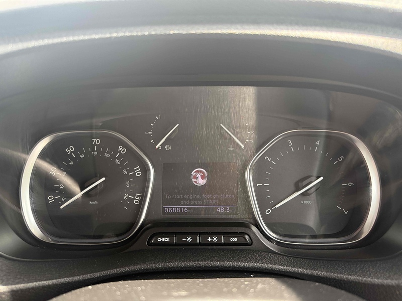 Vauxhall 2.0 Turbo D 3100 Elite Crew Van Double Cab 5dr Diesel Manual L2 H1 Euro 6 (s/s) (145 ps)