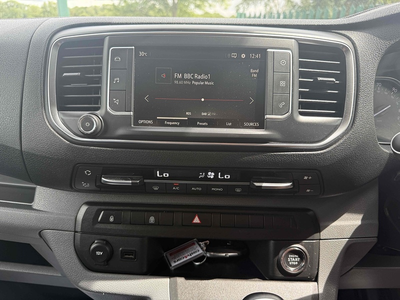 Vauxhall 2.0 Turbo D 3100 Elite Crew Van Double Cab 5dr Diesel Manual L2 H1 Euro 6 (s/s) (145 ps)