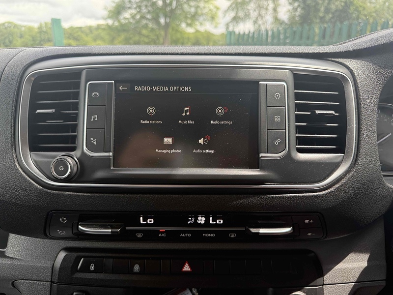 Vauxhall 2.0 Turbo D 3100 Elite Crew Van Double Cab 5dr Diesel Manual L2 H1 Euro 6 (s/s) (145 ps)