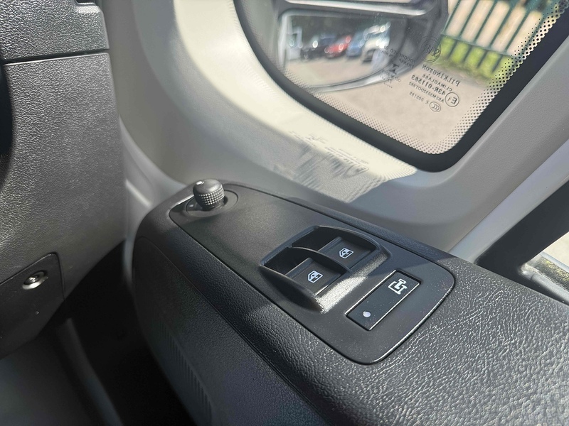 Vauxhall 2.2 CDTi 3500 BiTurbo Prime Panel Van 5dr Diesel Manual FWD L3 H2 Euro 6 (s/s) (140 ps)