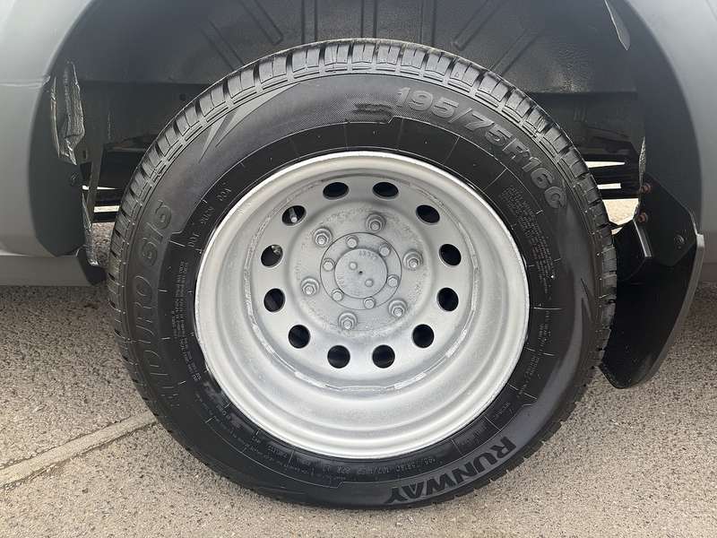 Ford 2.2 TDCi 460 HDT Minibus 4dr Diesel Manual L4 H3 (18 seats) (196 g/km, 123 bhp)