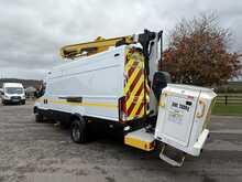 AUTO CHERRY PICKER - 7 TONS