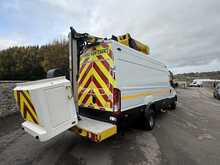 AUTO CHERRY PICKER - 7 TONS