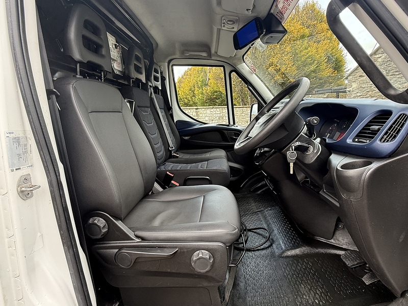 Iveco 3.0D HPI 18V 70C 3450 Dropside 2dr Diesel HiMatic MWB Euro 6 (DRW) (180 ps)