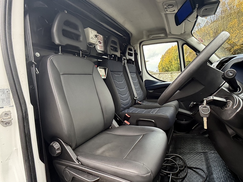 Iveco 3.0D HPI 18V 70C 3450 Dropside 2dr Diesel HiMatic MWB Euro 6 (DRW) (180 ps)