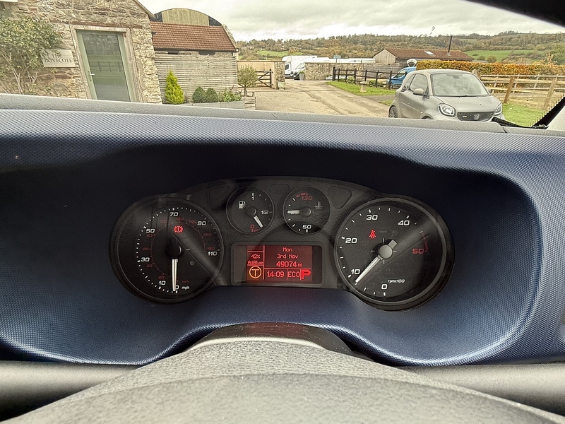 Iveco 3.0D HPI 18V 70C 3450 Dropside 2dr Diesel HiMatic MWB Euro 6 (DRW) (180 ps)