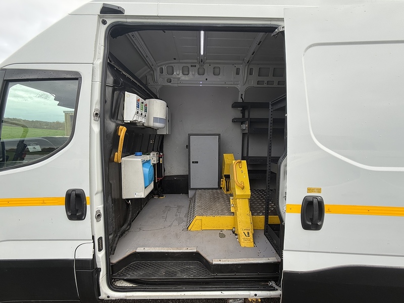 Iveco 3.0D HPI 18V 70C 3450 Dropside 2dr Diesel HiMatic MWB Euro 6 (DRW) (180 ps)