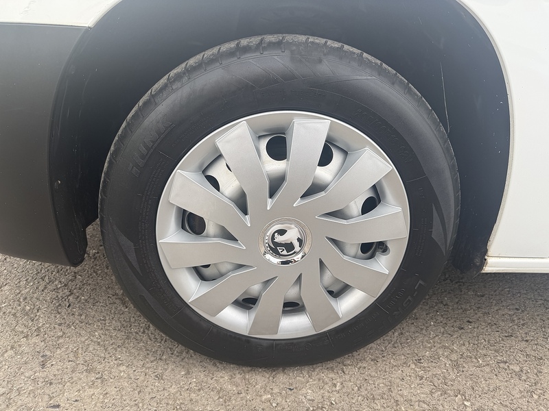 Vauxhall 1.5 Turbo D 2300 Edition Panel Van 4dr Diesel Manual L2 H1 Euro 6 (s/s) (100 ps)