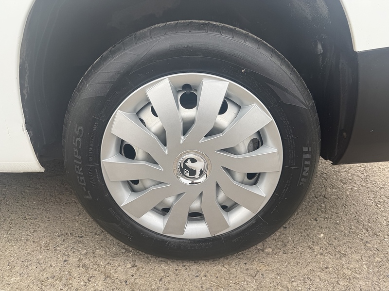 Vauxhall 1.5 Turbo D 2300 Edition Panel Van 4dr Diesel Manual L2 H1 Euro 6 (s/s) (100 ps)