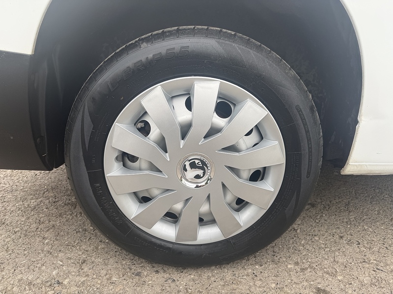 Vauxhall 1.5 Turbo D 2300 Edition Panel Van 4dr Diesel Manual L2 H1 Euro 6 (s/s) (100 ps)