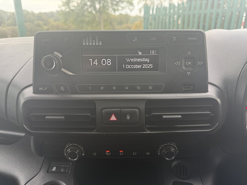 Vauxhall 1.5 Turbo D 2300 Edition Panel Van 4dr Diesel Manual L2 H1 Euro 6 (s/s) (100 ps)