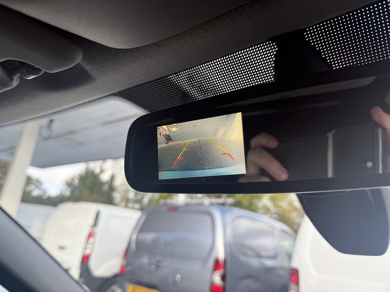 Ford 1.5 TDCi 220 Panel Van 5dr Diesel Manual L1 H1 (124 g/km, 99 bhp)