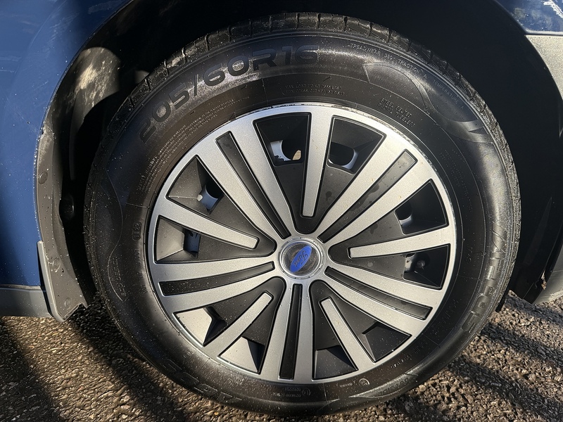 Ford 1.5 TDCi 220 Panel Van 5dr Diesel Manual L1 H1 (124 g/km, 99 bhp)