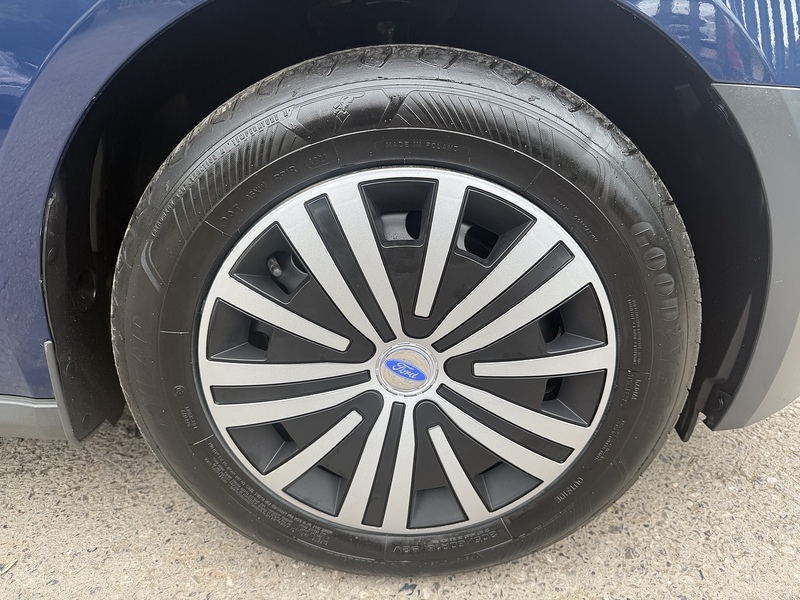 Ford 1.5 TDCi 220 Panel Van 5dr Diesel Manual L1 H1 (124 g/km, 99 bhp)