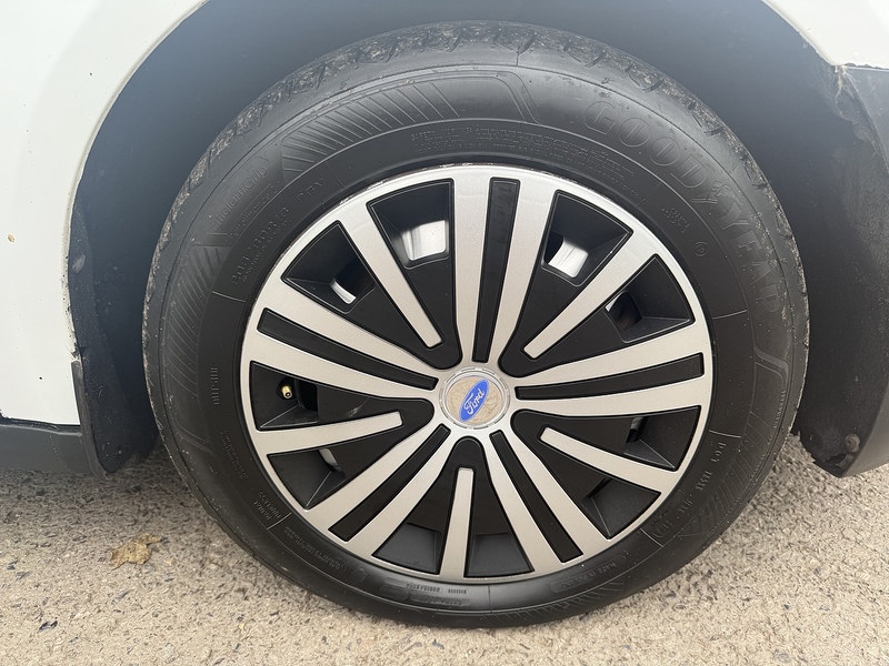 Ford 1.5 230 EcoBlue Leader Crew Van Double Cab 6dr Diesel Manual L2 Euro 6 (s/s) (100 ps)